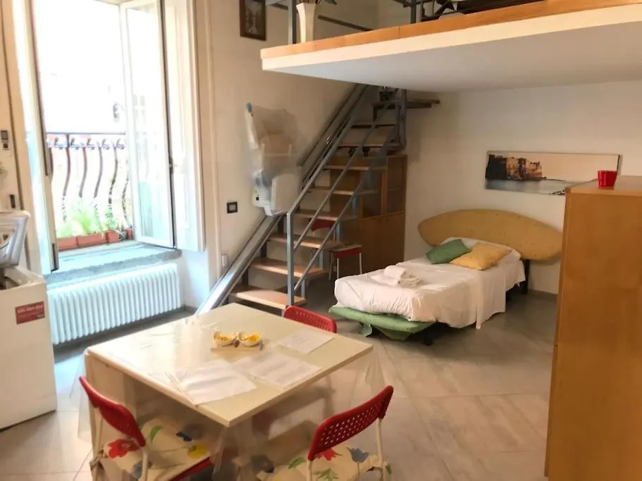 Casa Vacanza Trinita Naples Apartment